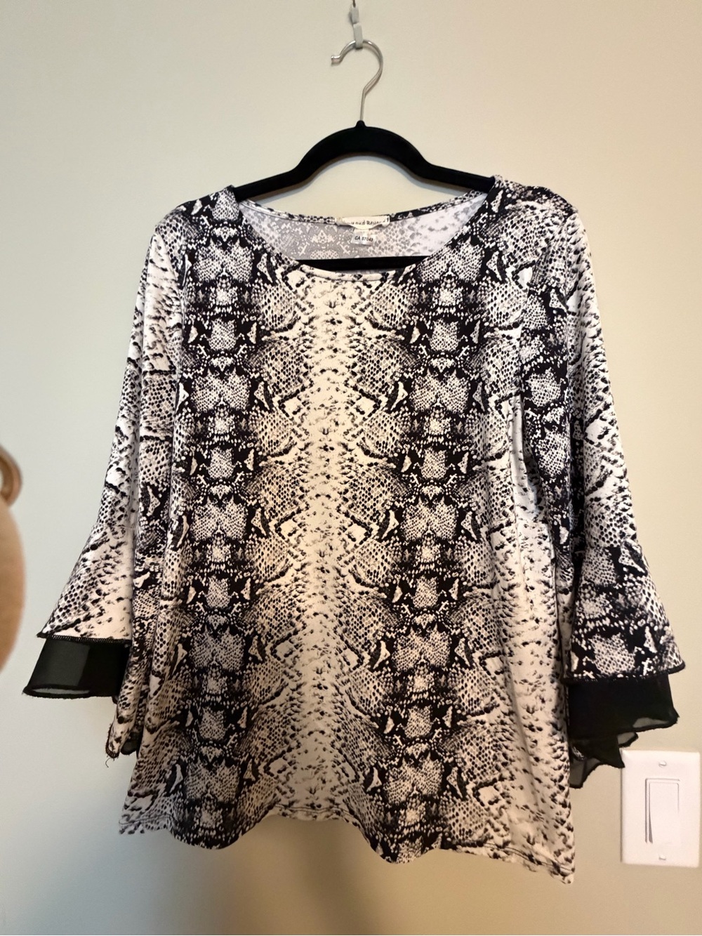 Black & White Snake-Print Women's Blouse with Flared Sheer Cuffs